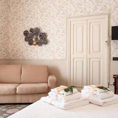 B&B Risveglio Col Rosone Lecce Exterior foto